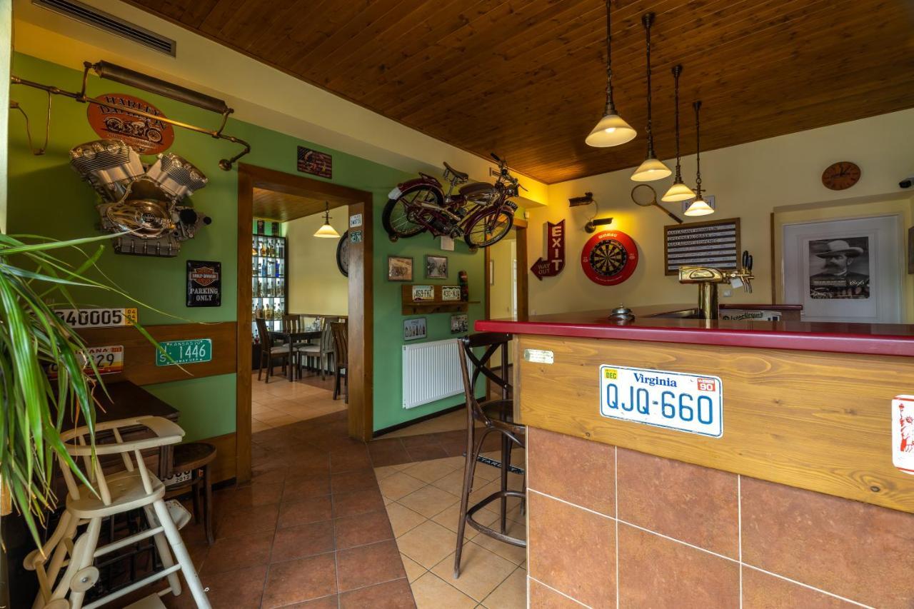 Penzion Rodos - Cafe Praha Bagian luar foto